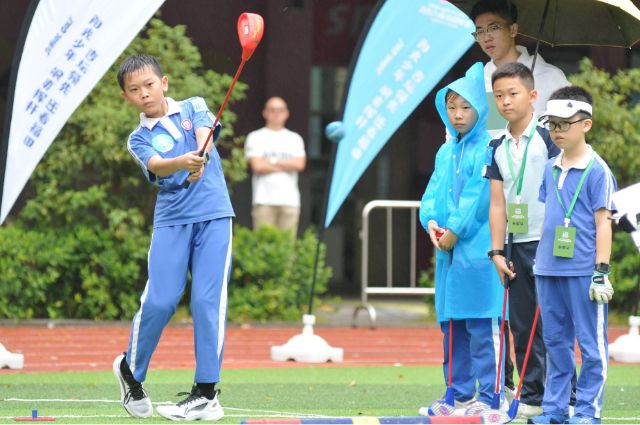 第二届中小学生高尔夫球校园联赛马竞合作伙伴深圳市福田区举办